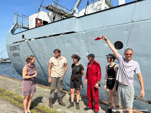Begrüßung der Stubnitz-Crew im Hafen Stralsund Begrüßung der Stubnitz-Crew im Hafen Stralsund