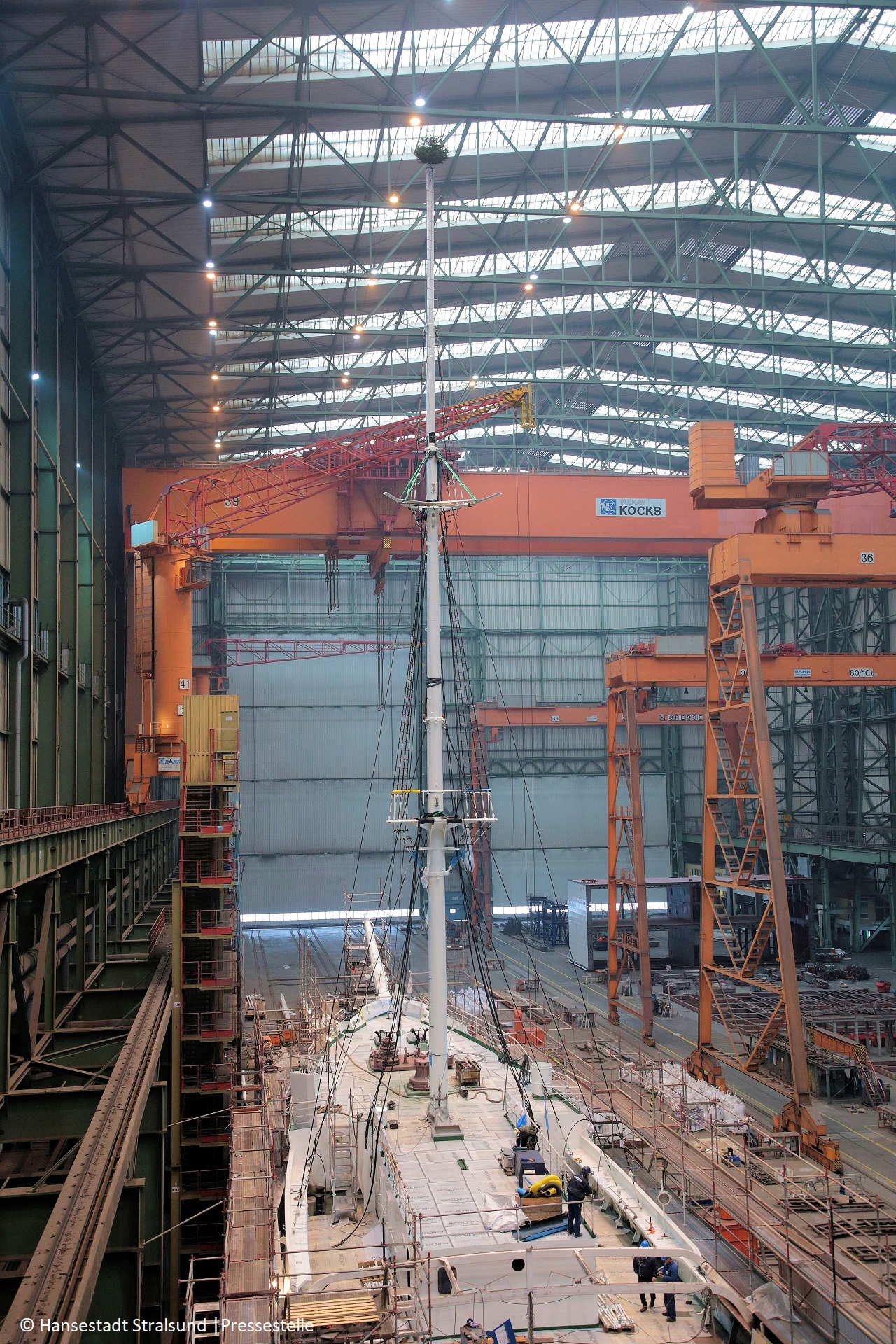 Gorch Fock 1 hat ihren Fockmast wieder Gorch Fock 1 hat ihren Fockmast wieder